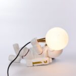 კედლის სანათი